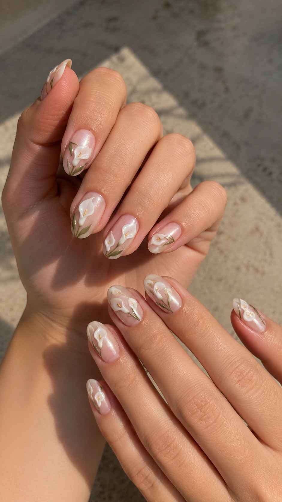 Calla Lily Accents With Curved Petals
