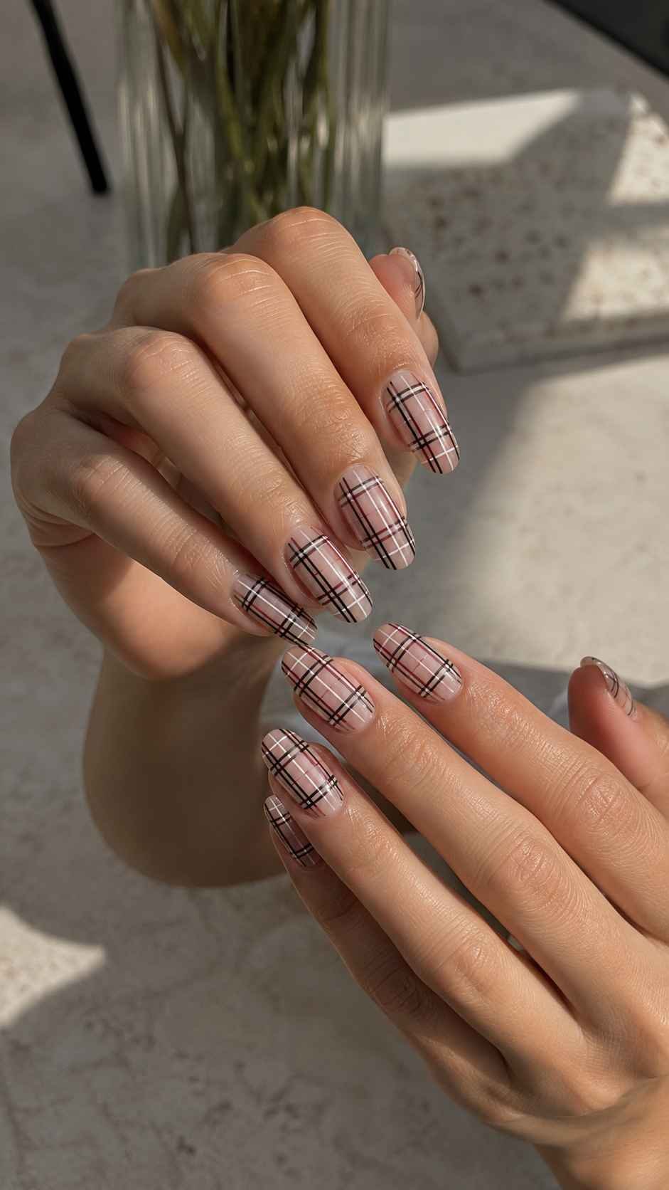 Fine Plaid With Clean Crossing Lines