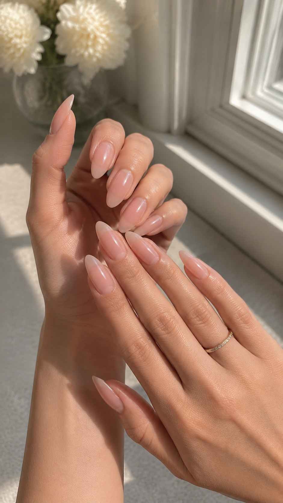 Graceful Nail Shapes That Lengthen the Hands